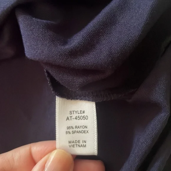 NWOT Zenana Navy Crewneck Roll-Sleeve Curved-Hem Tunic Tee - Picture 9 of 9